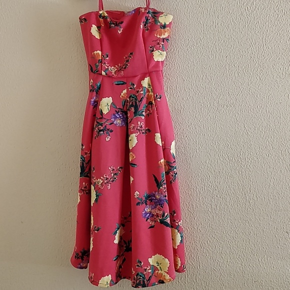 New York & Company Dresses & Skirts - Strapless flare dress